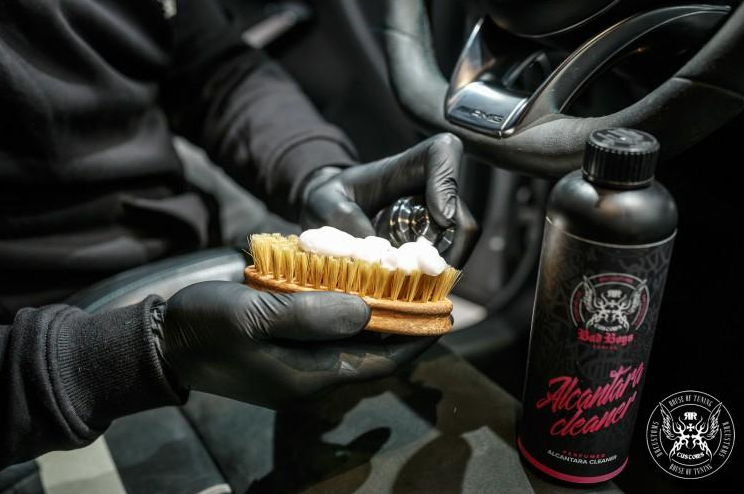 RR Customs Bad Boys Alcantara Cleaner